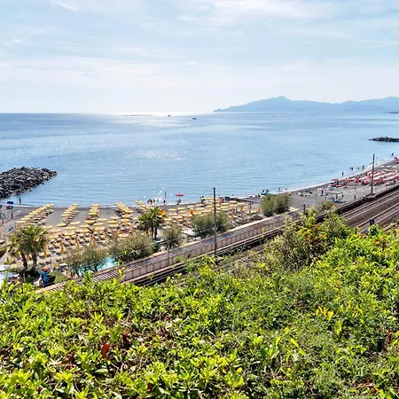 Terrace By The Sea Lavagna
